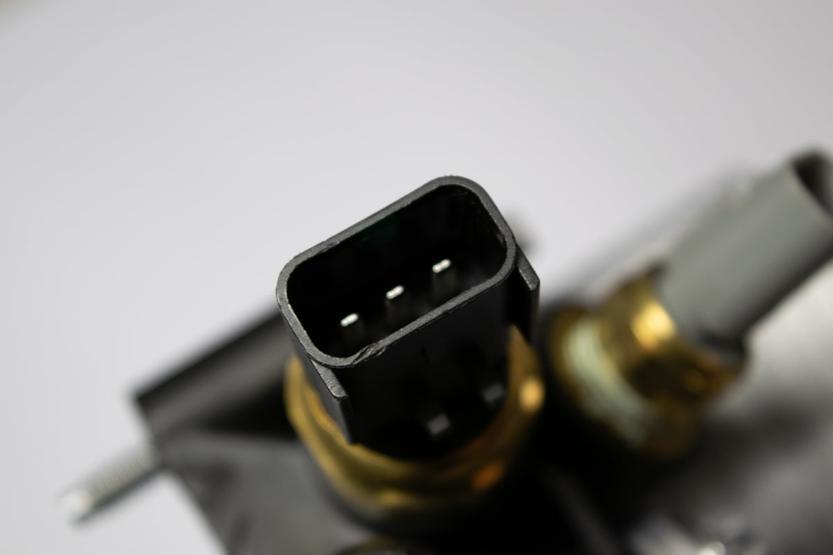 Base Enfriador De Aceite Jeep Grand Cherokee 3.6l 2014-2017