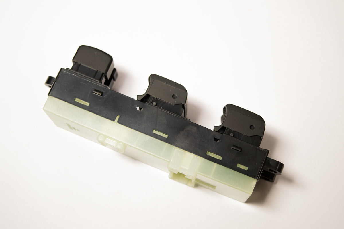 Botonera Alzavidrios Nissan Tiida O Versa 2009-2012